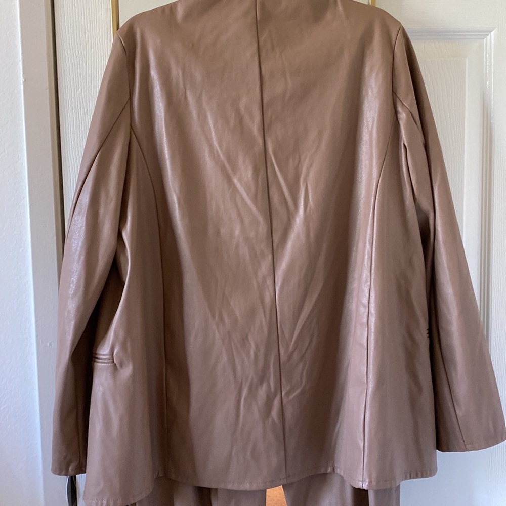 ASOS DESIGN SET jersey leather-look sweatpants and jacket in tan US 10 - Picture 6 of 11